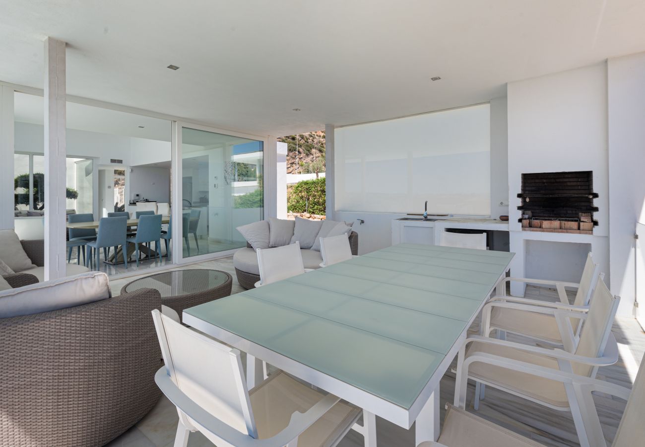 Villa in Casares - Villa Dona Julia 2410 Golf and Sea views